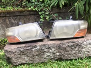 Mitsubishi Montero 2003 Head Lights 2 for Sale Mitsubishi Montero 2003 Head Lights 2 for Sale