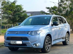 Mitsubishi Outlander PHEV 2013 for Sale