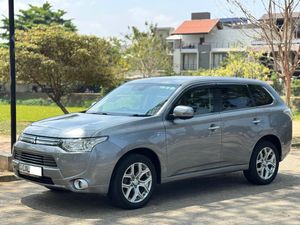 Mitsubishi Outlander PHEV 2013 for Sale
