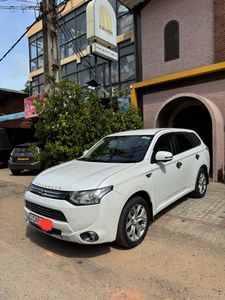 Mitsubishi Outlander PHEV 2014 for Sale