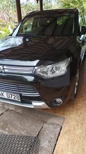 Mitsubishi Outlander PHEV Premium 2014 for Sale
