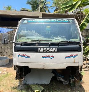 Nissan Atlas 200 Front Body for Sale