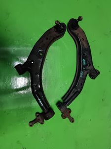 Nissan Fb 15 Lower Arm Set for Sale