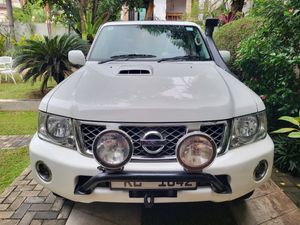 Nissan Patrol GRX sun roof 2008 for Sale