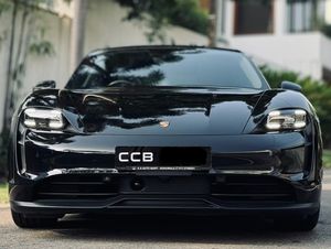 Porsche Taycan Chrono Package 2023 for Sale