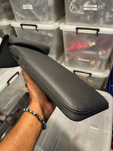 Range Rover Vogue Rear Middle Armrest Lid for Sale Range Rover Vogue Rear Middle Armrest Lid for Sale