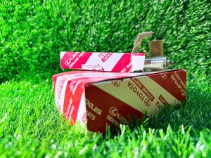 SPARK PLUG TOYOTA GENUINE LFR6C-11 for Sale