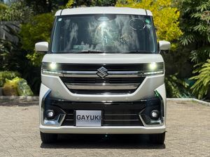 Suzuki Spacia CUSTOM XS 2024 for Sale