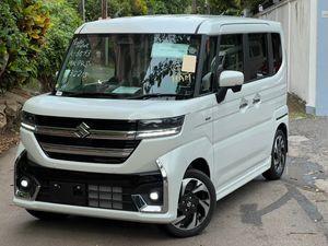 Suzuki Spacia XS Custom B/N 2024 for Sale