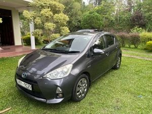 Toyota Aqua G Grade 2012 for Sale