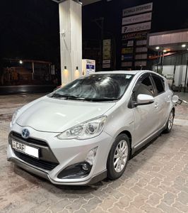 Toyota Aqua G Grade 2013 for Sale