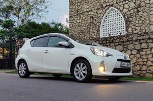 Toyota Aqua G Grade 2014 for Sale