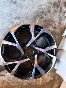 Toyota CHR Alloy Wheel 5 Hole 18