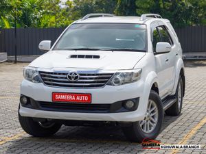 Toyota Fortuner Diesel 2013 for Sale