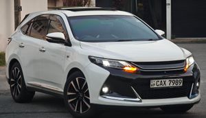 Toyota Harrier Gs Sunroof Petrol 2015 for Sale