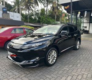 Toyota Harrier Premium 2016 for Sale