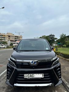 Toyota Voxy 2014 for Sale