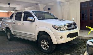 Toyota Hilux Double Cab 4WD 2011 for Sale