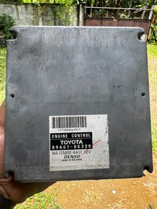 Toyota Hilux ECU Control Unit 2KD for Sale