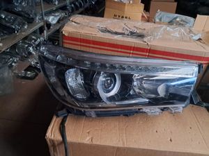 Toyota Hilux Head Lamp L R for Sale