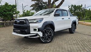 Toyota Hilux REVO ROCCO 2.8L 4*4 2025 for Sale
