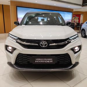 Toyota Hyrider V T Hybrid 2025 for Sale