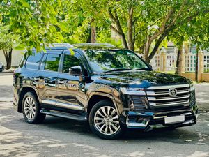 Toyota Land Cruiser Sahara 202 V8 ZX LC 300 2015 for Sale