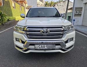 Toyota Land Cruiser Sahara Diesel 2013 for Sale