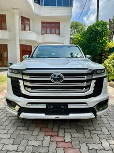 Toyota Land Cruiser Sahara LC300 2024 for Sale