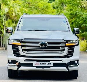 Toyota Land Cruiser Sahara V6 ZX LC300 2025 for Sale