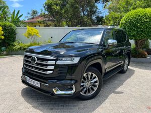 Toyota Land Cruiser Sahara ZX LC300 2024 for Sale