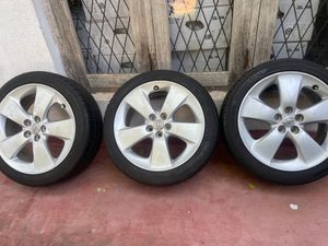 Toyota Prius 17 Inch Alloy Wheels with Tyres for Sale