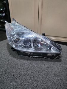 Toyota Prius Alpha Scoop Head Lamp ( 1 Piece ) for Sale