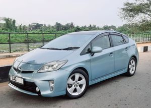 Toyota Prius G Touring Sunroof 2012 for Sale