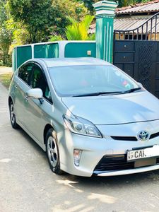 Toyota Prius ZVW30 S Grade 2013 for Sale