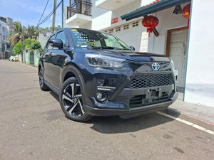 Toyota Raize Hybrid Apple CarPlay 2025 for Sale