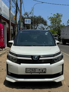 Toyota Voxy 2014 for Sale