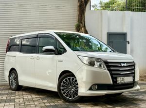 Toyota Voxy Noah 2014 for Sale