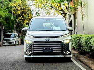 Toyota Voxy S Z HIGHEST GRADE 2025 for Sale