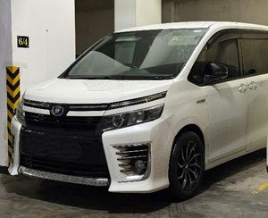 Toyota Voxy Station Wagon 2014 for Sale