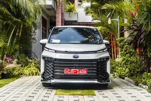 Toyota Voxy SZ 2025 for Sale