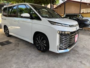 Toyota Voxy SZ 2025 for Sale