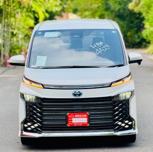 Toyota Voxy SZ Executive Launch 2024 for Sale