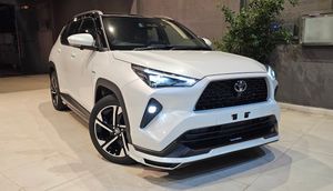 Toyota Yaris Cross Pre Lux 2Tone 2025 for Sale