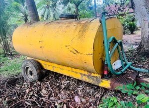 Tractor Bouser වතුර බවුසරය for Sale Tractor Bouser වතුර බවුසරය for Sale