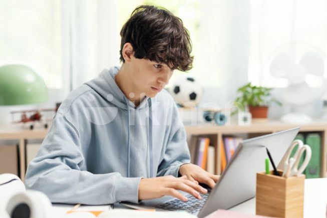 85d7a411-3cd9-45f0-bfcf-ccfebcef2e87