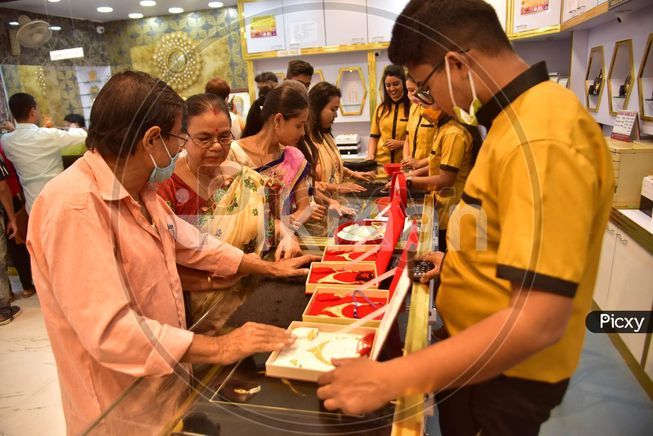 29960695-7975-4f30-8cfc-9387c92cfe9d