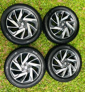 Tire 2024/25/R26 with Rim Size 15 for Sale