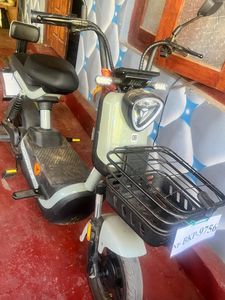 Yadea E8S 2026 for Sale