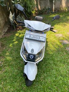 Yadea T5 2024 for Sale